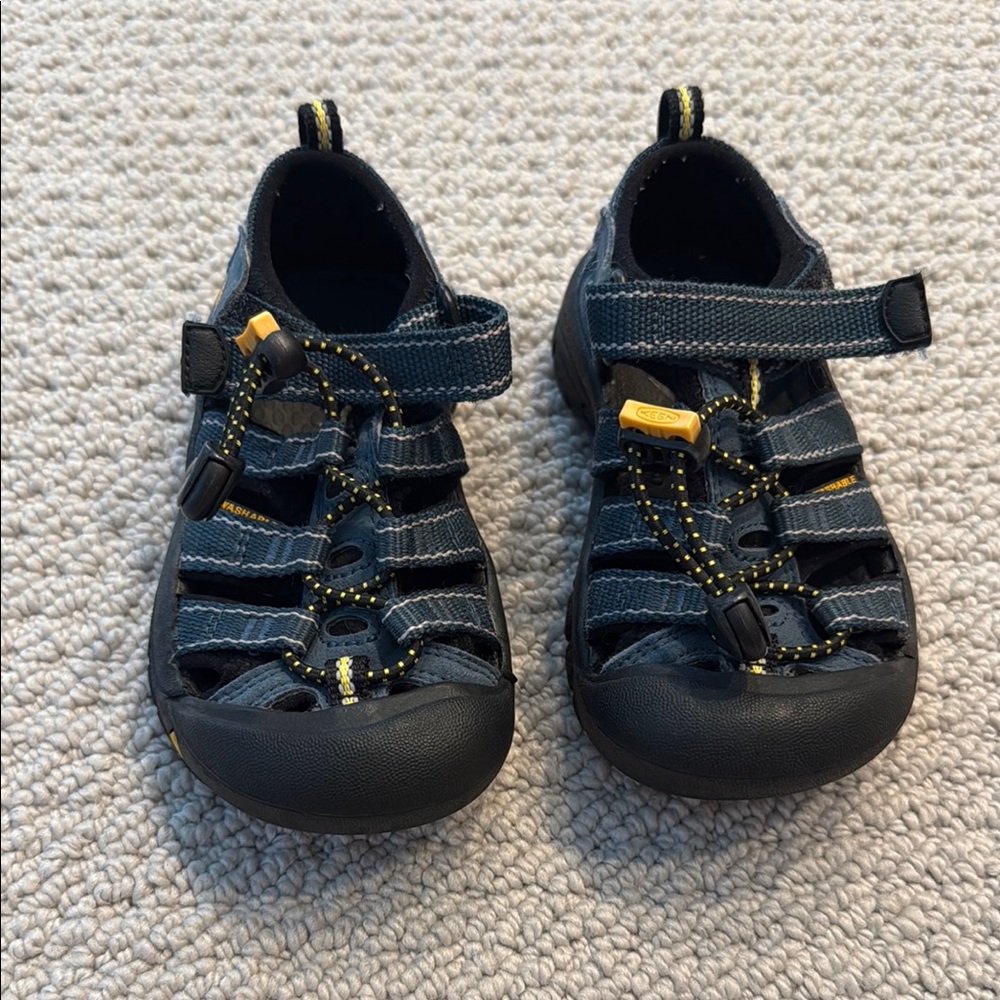 Keen toddler hiking sandal